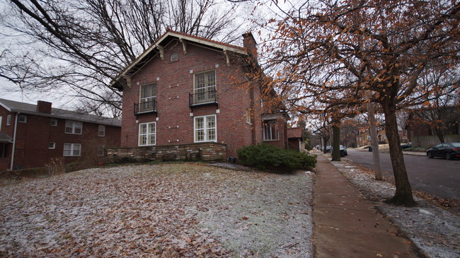 830 Purdue Ave in University City, MO - Building Photo - Other