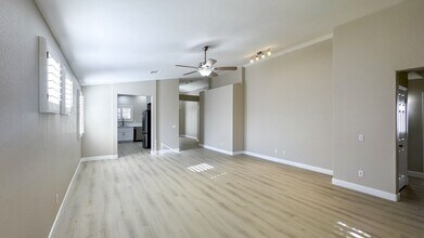 3275 Phantom Rock St in Las Vegas, NV - Building Photo - Building Photo