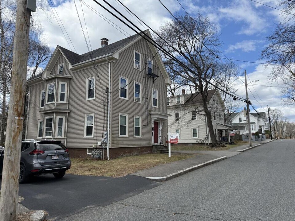 82 Division St in North Attleboro, MA - Building Photo