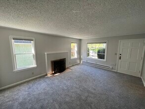8056 17th Ave NW in Seattle, WA - Building Photo - Building Photo