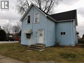 436 Wallace St in Wallaceburg, ON - Building Photo