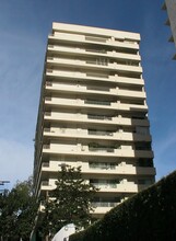 Plaza Towers in West Hollywood, CA - Building Photo - Building Photo