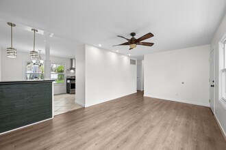 933 34th Ave in East Moline, IL - Building Photo - Building Photo