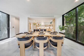 1000 NW 9th Ct in Miami, FL - Building Photo - Building Photo