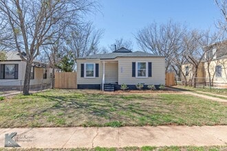 2034 Sycamore St in Abilene, TX - Building Photo - Building Photo