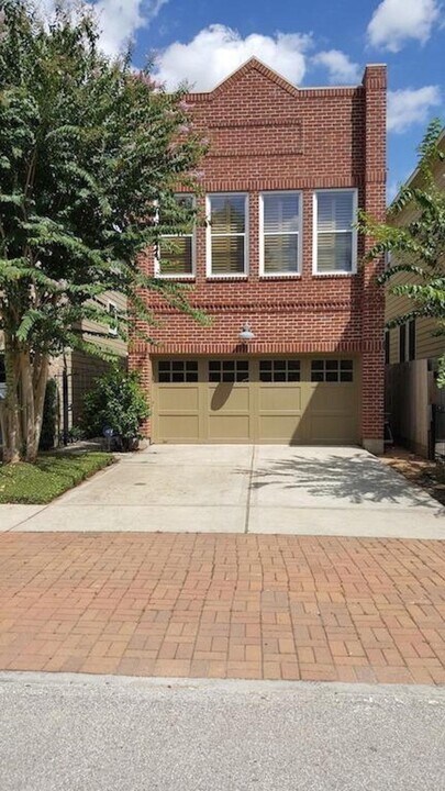 834 Nicholson St in Houston, TX - Building Photo