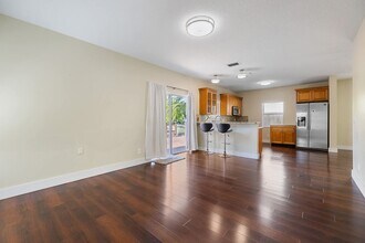 1512 SW 106th Ave in Pembroke Pines, FL - Building Photo - Building Photo