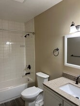 1006 Lake Ave in Rochester, NY - Building Photo - Building Photo