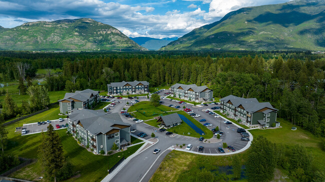 The Highline Apartments in Columbia Falls, MT - Building Photo - Building Photo