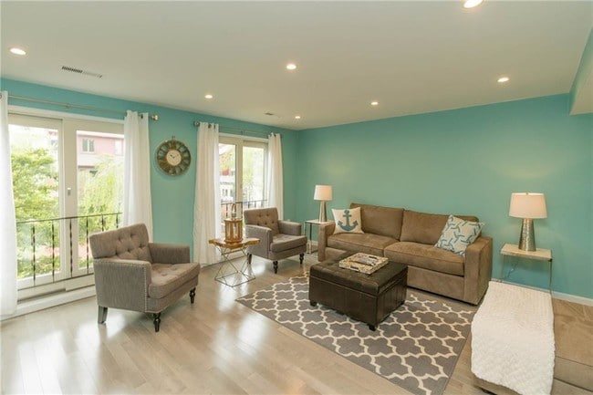 property at 319 Swans Wharf Row