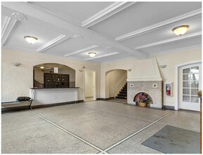 1127 W Farwell Ave, Unit apt 1a in Chicago, IL - Building Photo - Building Photo