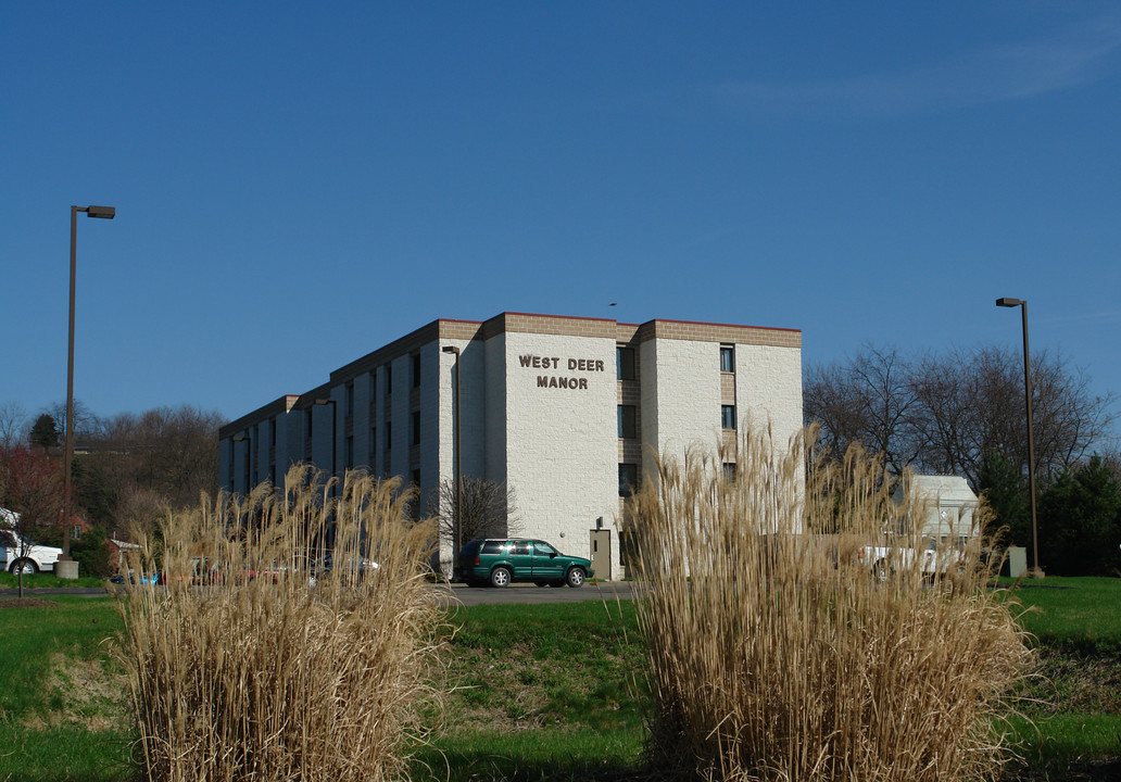 West Deer Manor in Russellton, PA - Building Photo