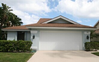 141 Seashore Dr in Jupiter, FL - Building Photo
