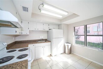 2500 Chilk Ave in Sarasota, FL - Building Photo - Building Photo