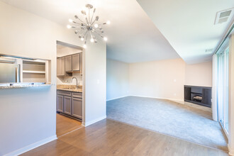 The Lake Shore Apartments in Ypsilanti, MI - Building Photo - Interior Photo