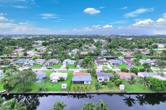 4521 SW 34th Dr in Fort Lauderdale, FL - Building Photo - Building Photo