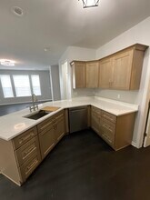 23840 Northstone Village Dr in Taylor, MI - Building Photo - Building Photo