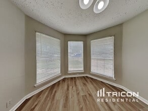 2013 Greenwood Dr in Rosenberg, TX - Building Photo - Building Photo