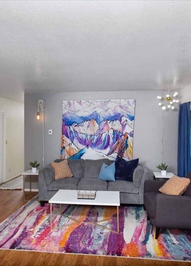 887 E 76th Ave in Anchorage, AK - Building Photo - Building Photo