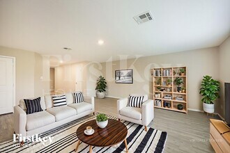 10615 McClintock Dr in Converse, TX - Building Photo - Building Photo