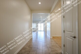 21576 E Pecan Ct in Queen Creek, AZ - Foto de edificio - Building Photo