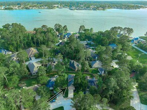 12515 Lakeshore Dr in Montgomery, TX - Building Photo - Building Photo