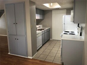 1507 Camp Craft Rd in West Lake Hills, TX - Building Photo - Building Photo