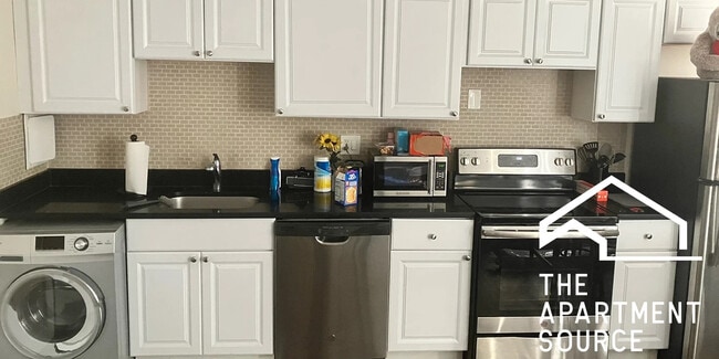 property at 3345 N Marshfield Ave