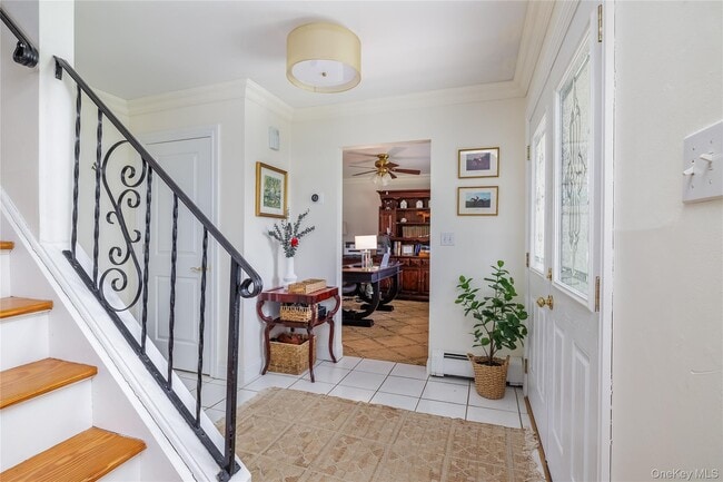 44 Frazer Dr in Greenlawn, NY - Building Photo - Building Photo