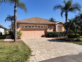 10824 Collar Dr in San Antonio, FL - Building Photo