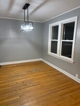6316 S Kenneth Ave, Unit 1st Floor in Chicago, IL - Building Photo - Building Photo