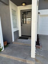 23904 Falconer Dr in Murrieta, CA - Foto de edificio - Building Photo