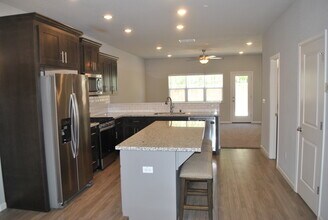 3805 Anders Way in Rocklin, CA - Building Photo - Building Photo