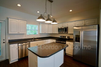 3400 Love Cir in Nashville, TN - Building Photo - Building Photo