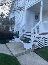 33 Brookbend Way W in East Bridgewater, MA - Building Photo - Building Photo