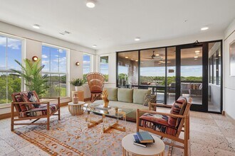 Whitlow in Lewisville, TX - Foto de edificio - Building Photo