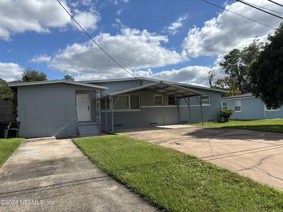 2431 Emily Dr in Jacksonville, FL - Building Photo