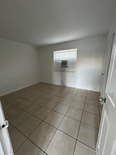 123 Erie St in Lake Worth Beach, FL - Building Photo - Building Photo