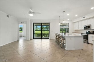 12039 Hawthorn Lake Dr, Unit 102 in Ft. Myers, FL - Building Photo - Building Photo