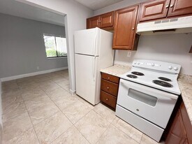 1106 Meadows Cir in Boynton Beach, FL - Building Photo