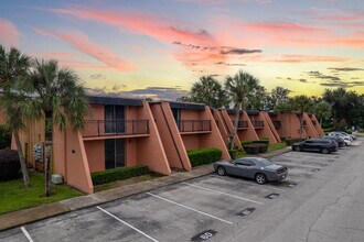 Captiva Condominiums in Jacksonville, FL - Foto de edificio - Building Photo