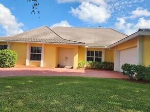 2099 Greenview Cove Dr in Wellington, FL - Building Photo - Building Photo