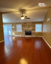 2090 Cumberland Rd in Rochester Hills, MI - Building Photo - Building Photo