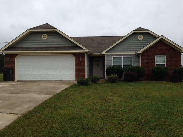 106 Colony Cir in Fort Oglethorpe, GA - Building Photo