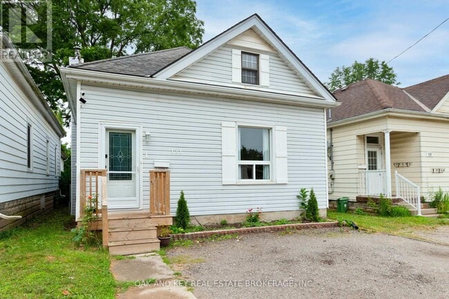 property at 121 Sackville St