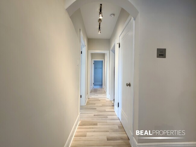 2327 N Rockwell St in Chicago, IL - Building Photo - Building Photo