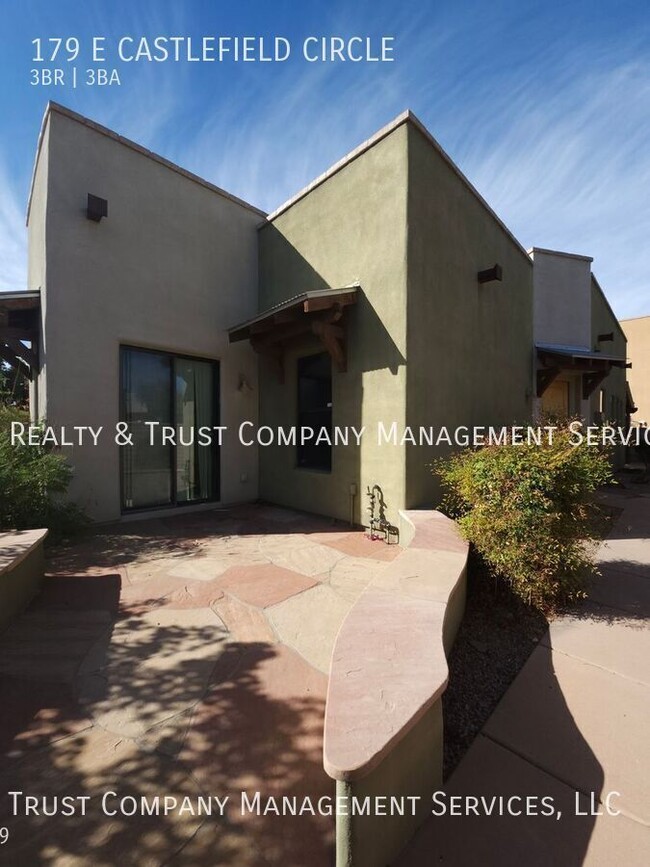 property at 179 E Castlefield Cir