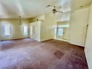2465 Palmridge Dr in Las Vegas, NV - Building Photo - Building Photo