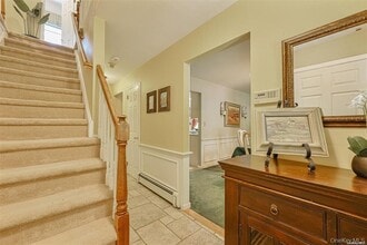 9 Lone Hill Pl in Dix Hills, NY - Building Photo - Building Photo