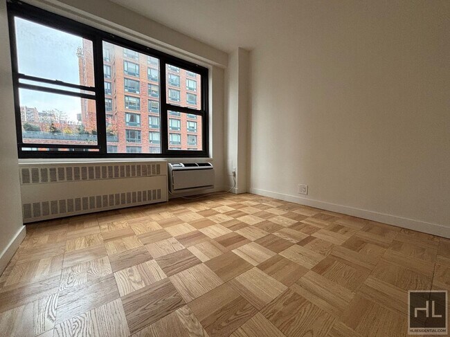 Fourth Avenue, Unit 10J in New York, NY - Building Photo - Building Photo